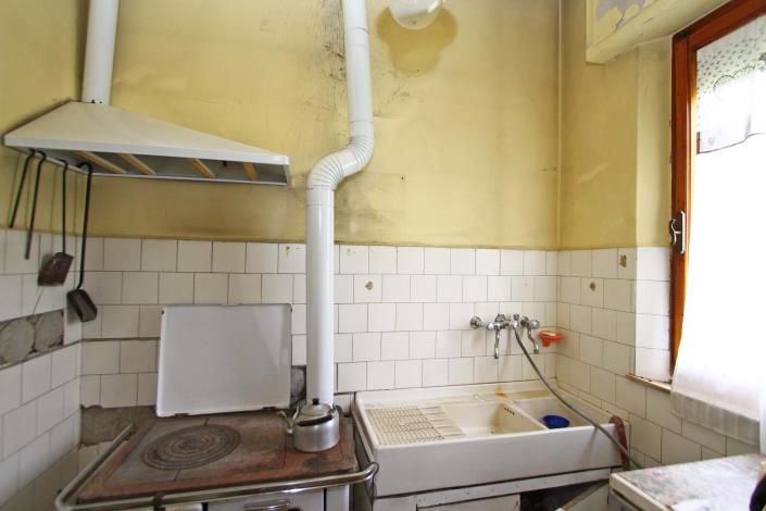 Image No.10-4 Bed Country House for sale