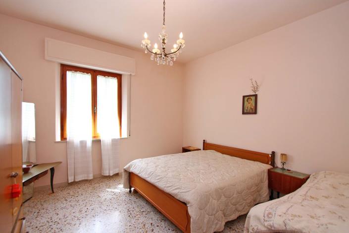 Image No.11-4 Bed Country House for sale