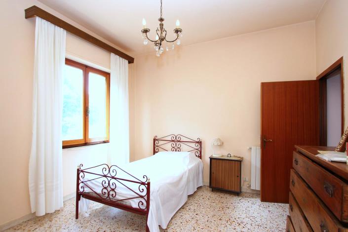 Image No.16-4 Bed Country House for sale