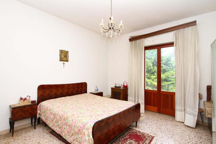 Image No.20-4 Bed Country House for sale