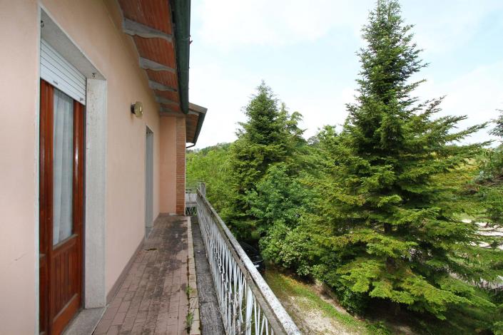 Image No.23-4 Bed Country House for sale