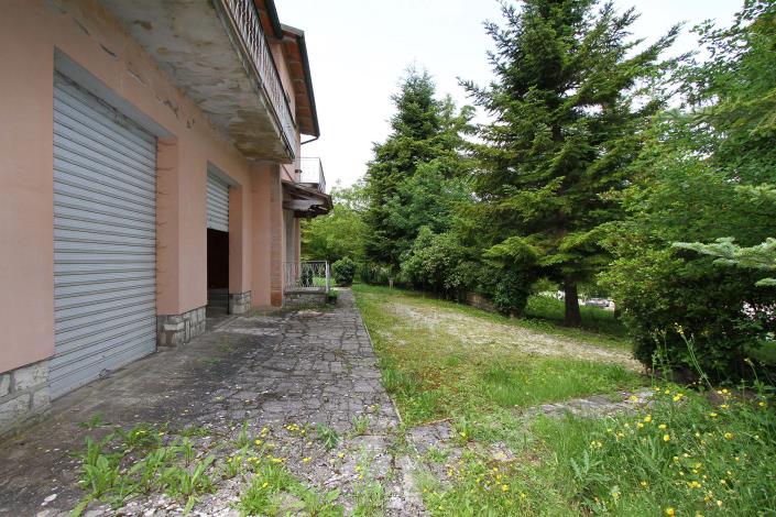 Image No.28-4 Bed Country House for sale