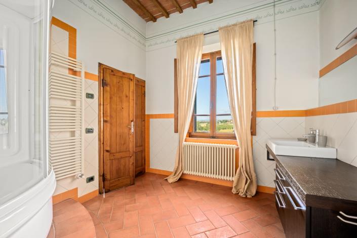 Image No.7-3 Bed Townhouse for sale