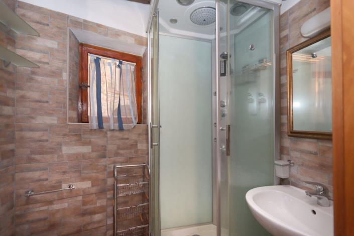 Image No.10-3 Bed Apartment for sale