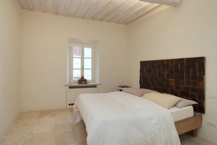 Image No.18-2 Bed Townhouse for sale