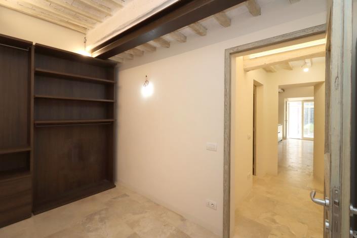 Image No.23-2 Bed Townhouse for sale