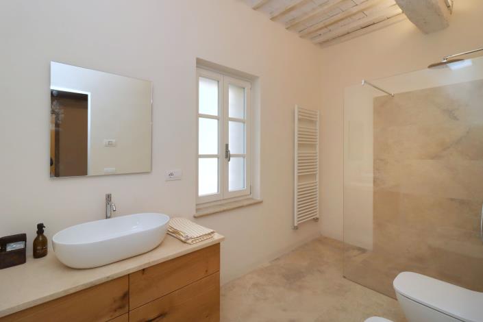 Image No.24-2 Bed Townhouse for sale