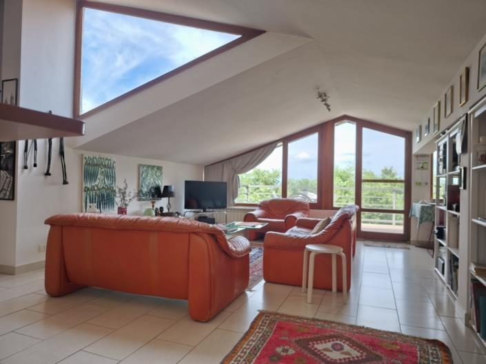 Image No.21-2 Bed Apartment for sale