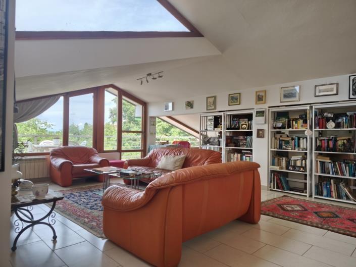 Image No.24-2 Bed Apartment for sale