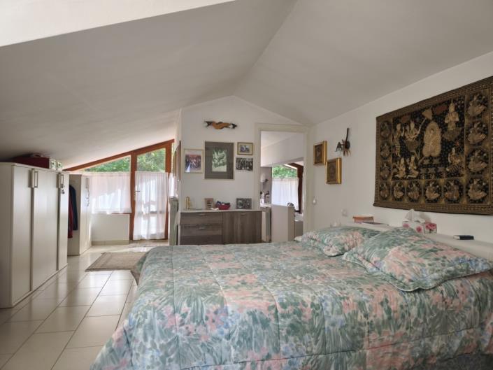 Image No.28-2 Bed Apartment for sale