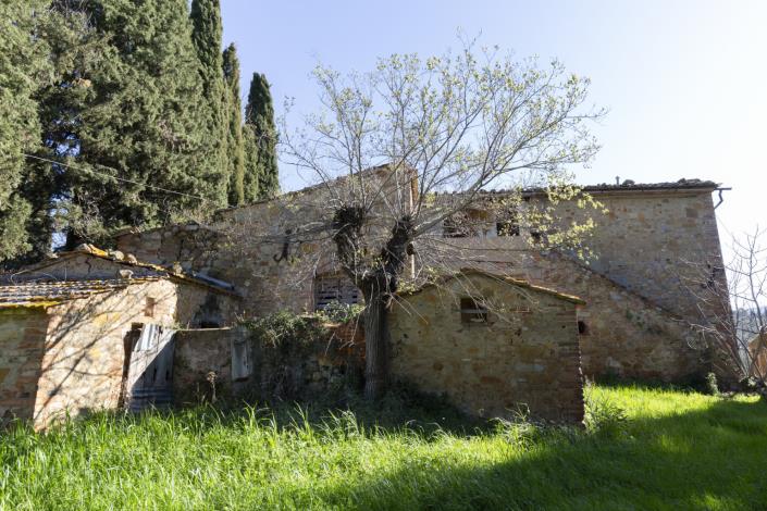 Image No.11-8 Bed Farmhouse for sale