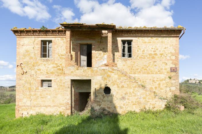 Image No.24-8 Bed Farmhouse for sale