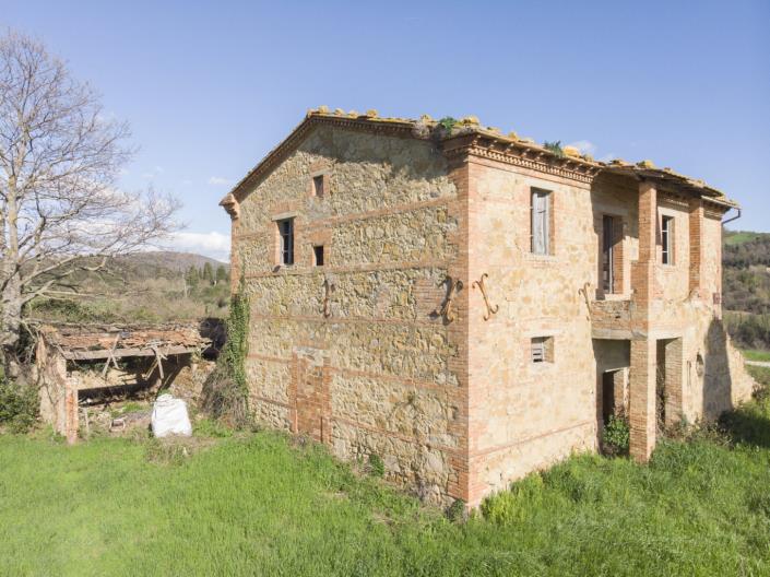 Image No.29-8 Bed Farmhouse for sale