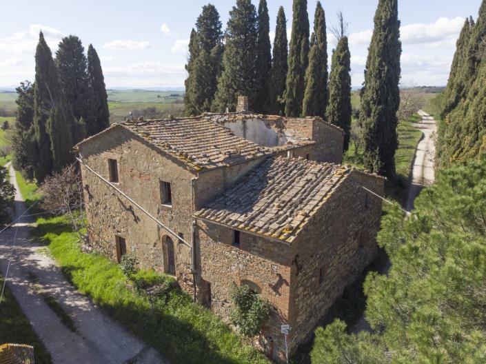 Image No.30-8 Bed Farmhouse for sale