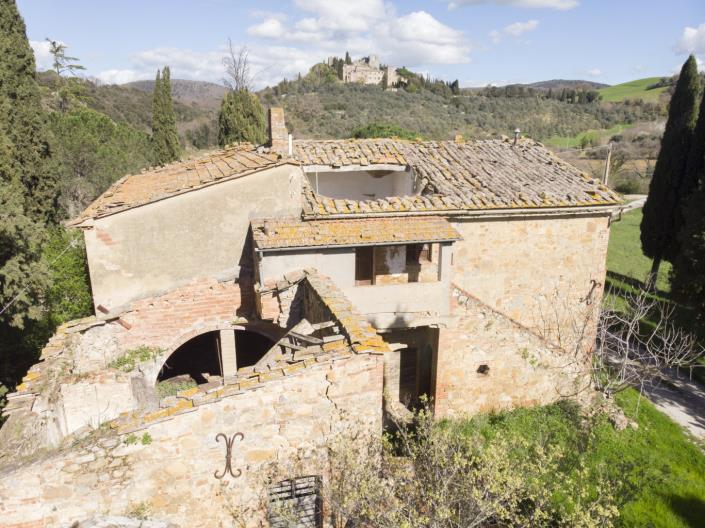 Image No.33-8 Bed Farmhouse for sale