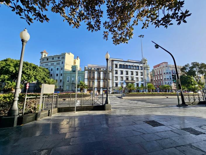 Image No.5-3 Bed Flat for sale