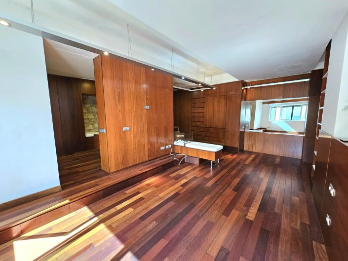 Image No.15-3 Bed Flat for sale