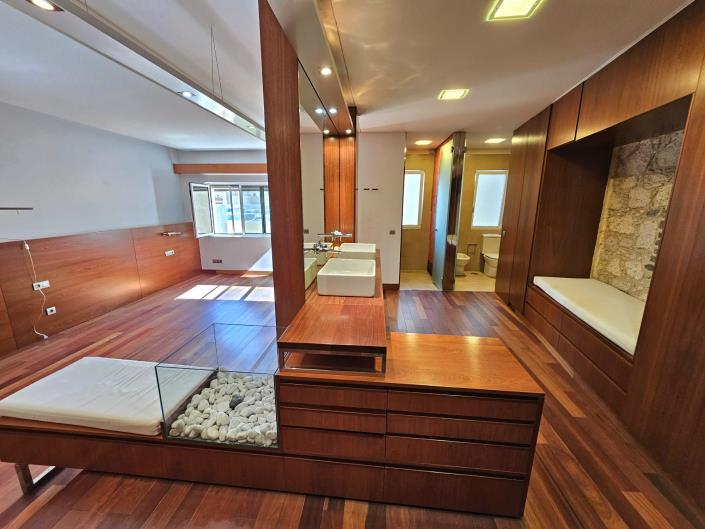 Image No.17-3 Bed Flat for sale