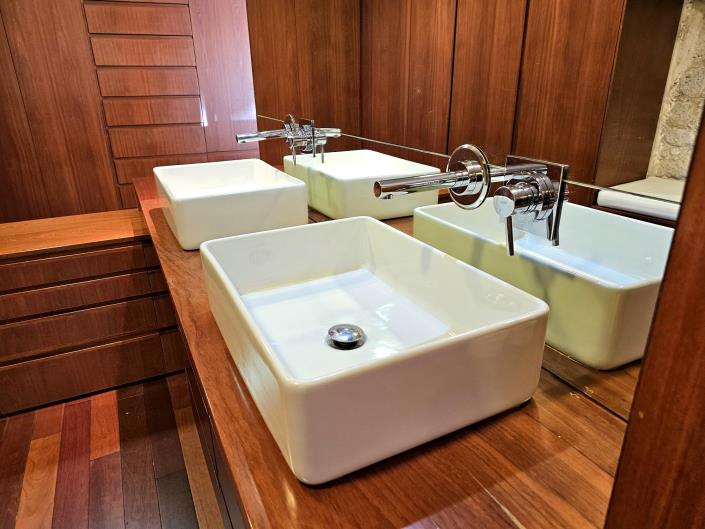 Image No.21-3 Bed Flat for sale