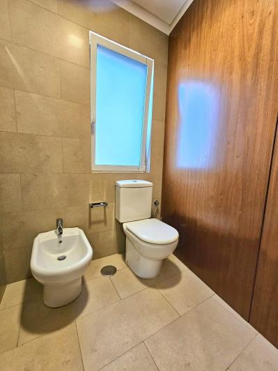 Image No.25-3 Bed Flat for sale