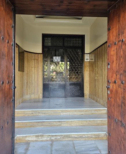 Image No.40-3 Bed Flat for sale