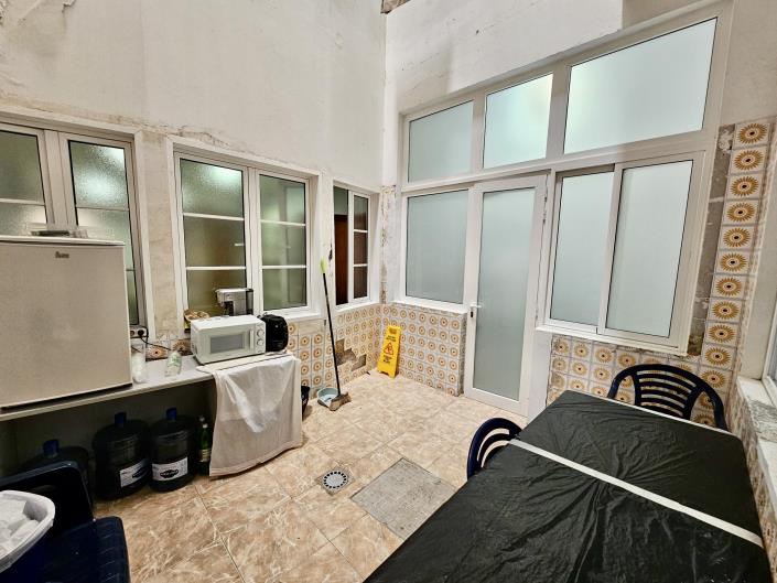 Image No.28-5 Bed Apartment for sale