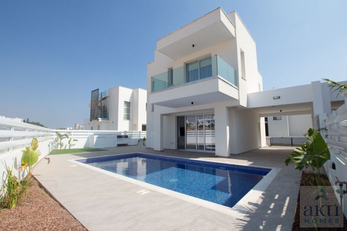 Image No.1-4 Bed Villa for sale