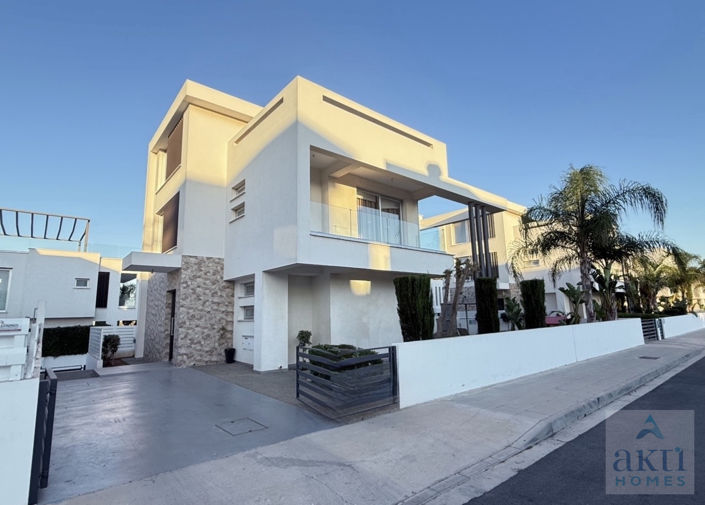 Image No.1-3 Bed Villa for sale