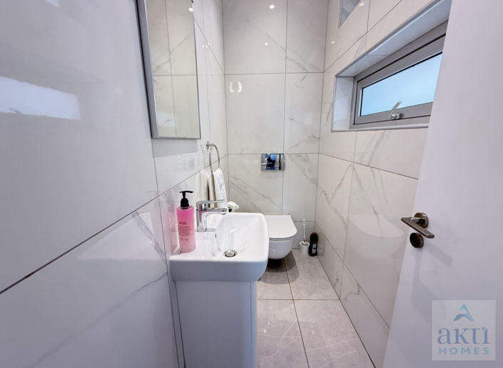 Image No.19-3 Bed Villa for sale