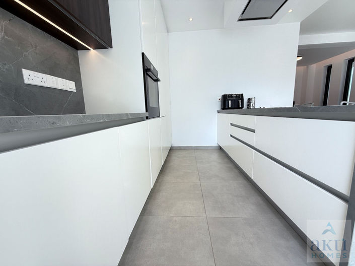 Image No.15-3 Bed Villa for sale