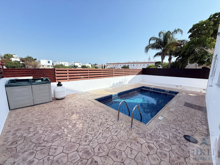 Image No.17-3 Bed Villa for sale