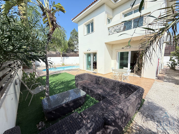 Image No.20-3 Bed Villa for sale