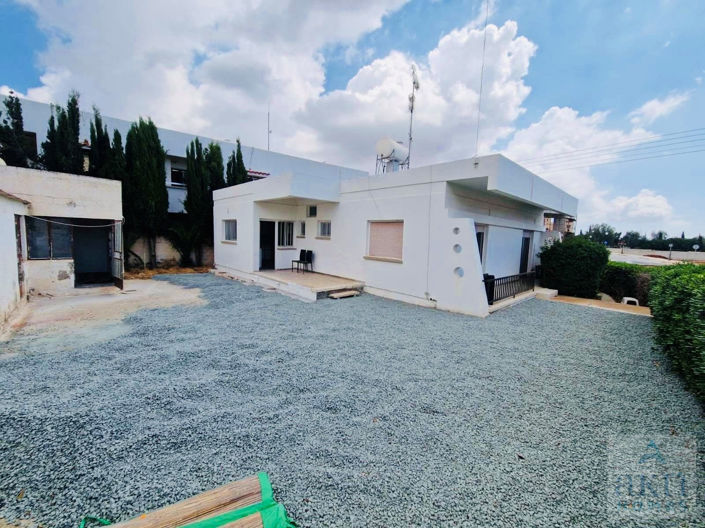 Image No.2-3 Bed Villa for sale