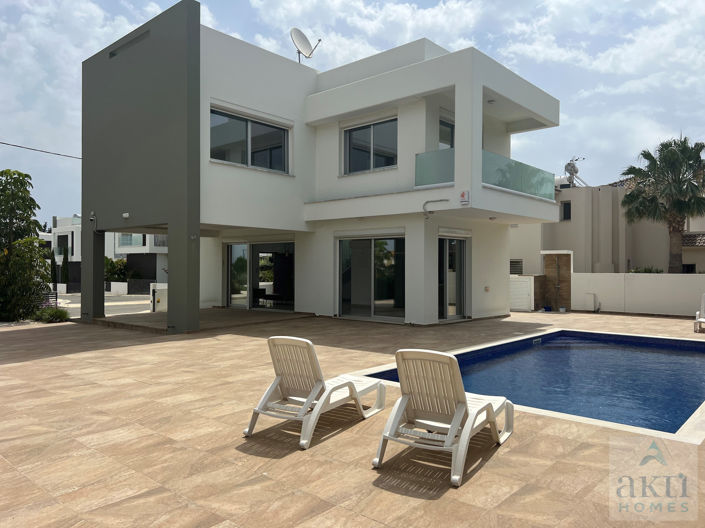 Image No.1-3 Bed Villa for sale