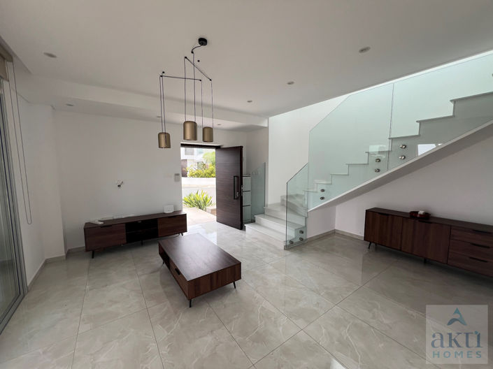 Image No.5-3 Bed Villa for sale