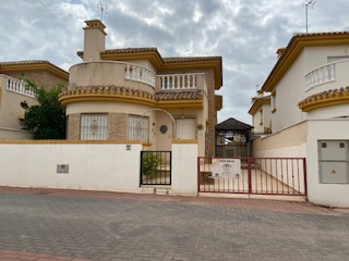 Image No.1-3 Bed Villa / Detached for sale