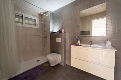 11-20939a0134ad724a8cb2a801094d15a4