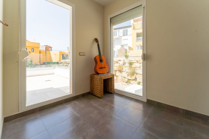 Image No.15-2 Bed Villa for sale