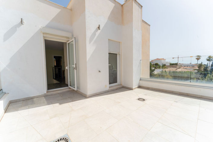 Image No.17-2 Bed Villa for sale