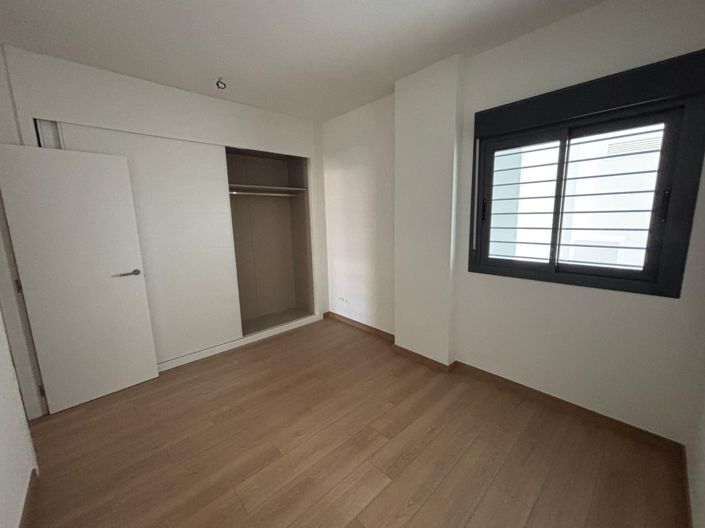 Image No.10-1 Bed Apartment for sale