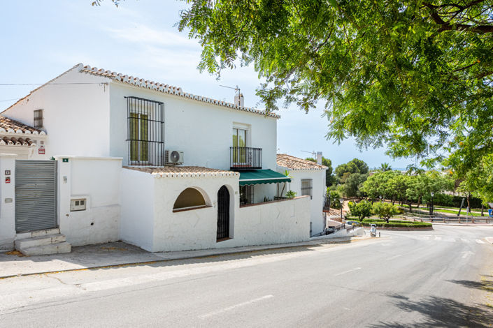 Image No.1-2 Bed Villa for sale