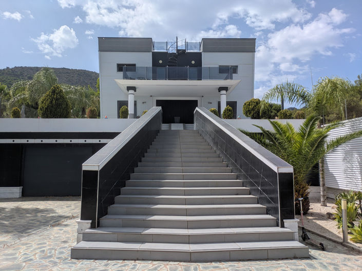 Image No.3-5 Bed Villa for sale