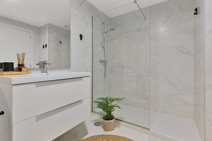 Image No.20-3 Bed Apartment for sale