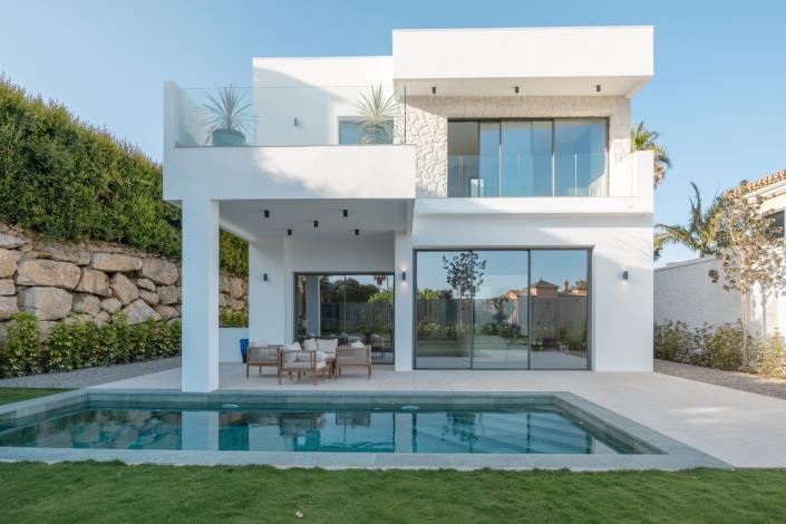 Image No.1-4 Bed House/Villa for sale