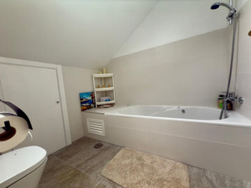 7-aa4cc561180b369757c0bb4af9886cd3