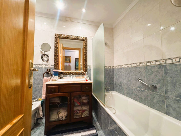 Image No.24-3 Bed Apartment for sale