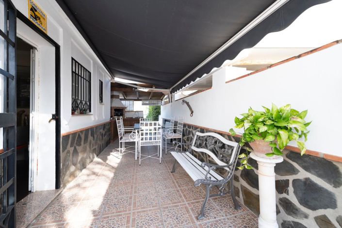 Image No.29-6 Bed Property for sale