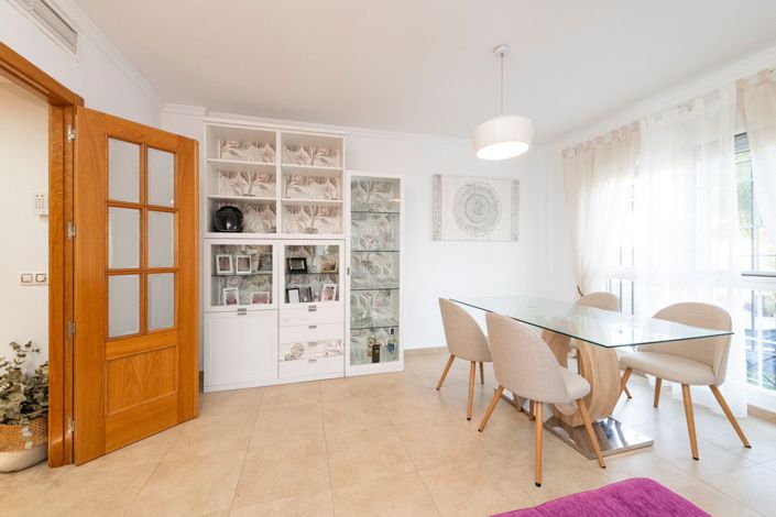 Image No.7-6 Bed Property for sale