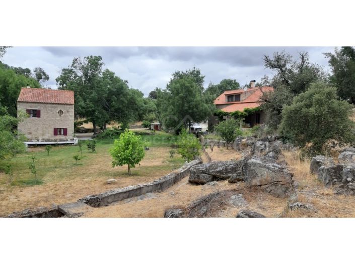 Image No.1-5 Bed House for sale