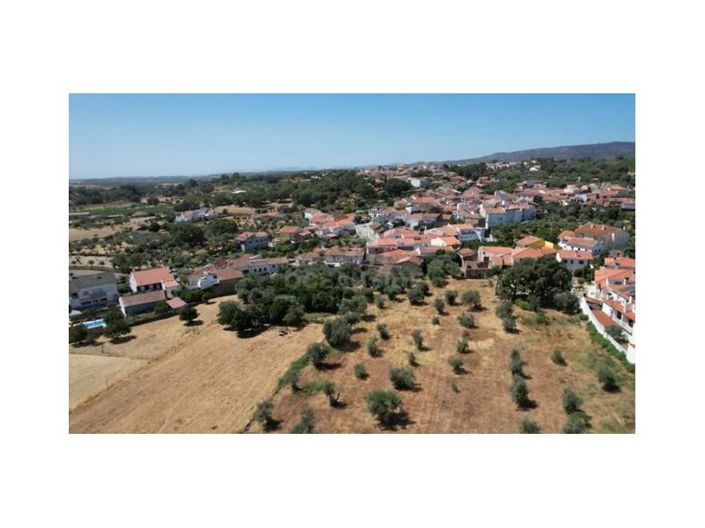 Image No.31-10 Bed House for sale